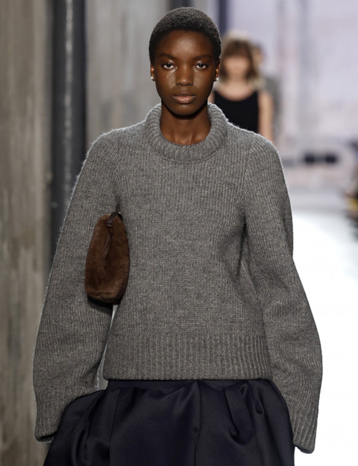 5 Ways to Style an Oversized Sweater | GIGLIO.COM