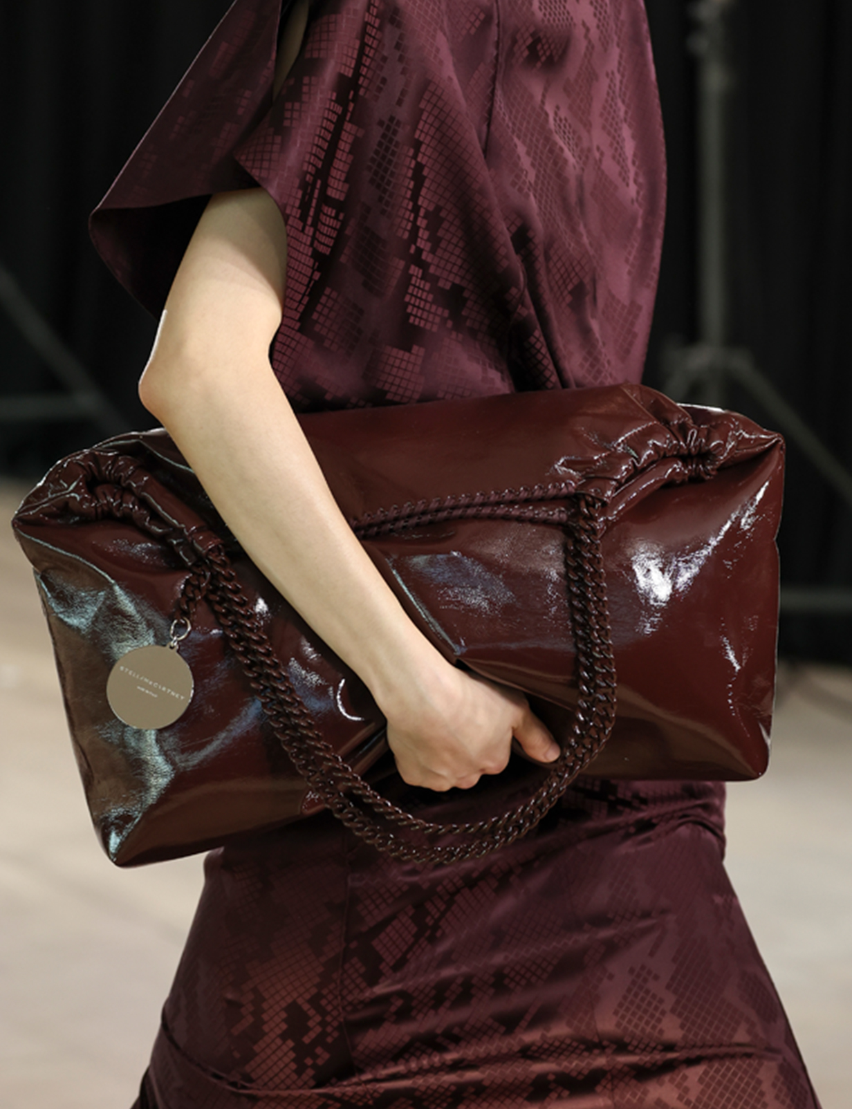 Innovative Materials in Fashion: The New Language of Luxury | GIGLIO.COM